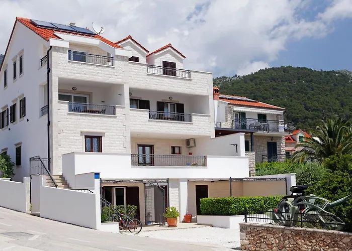 Lena Apartament