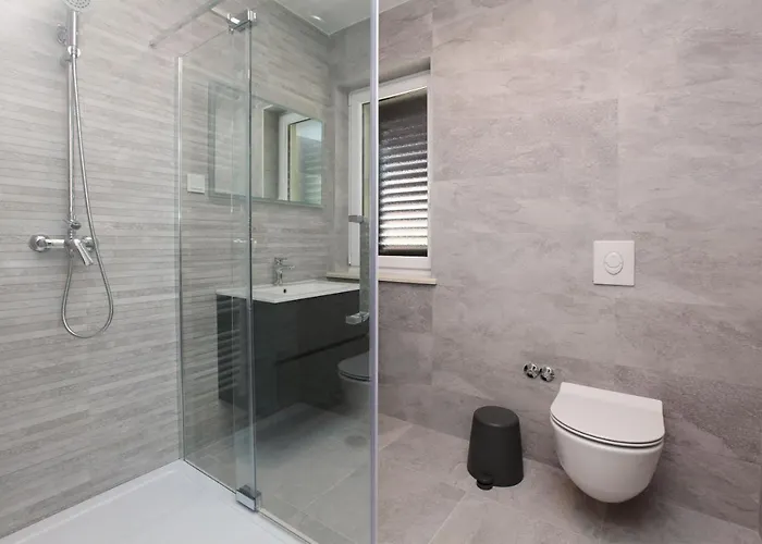 Lena Apartman Bol