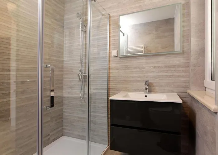 Lena Apartman Bol