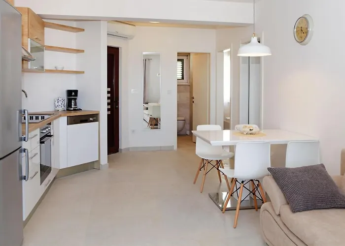 Lena Apartman *