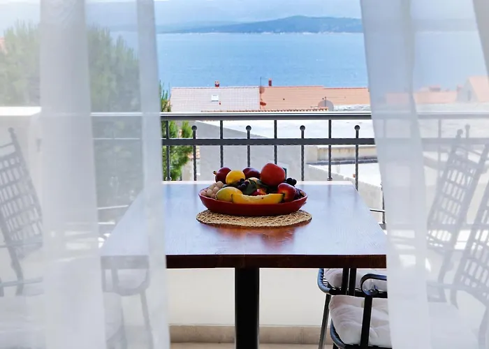 Lena Apartman