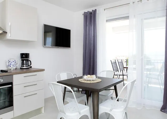 Apartman Lena Bol